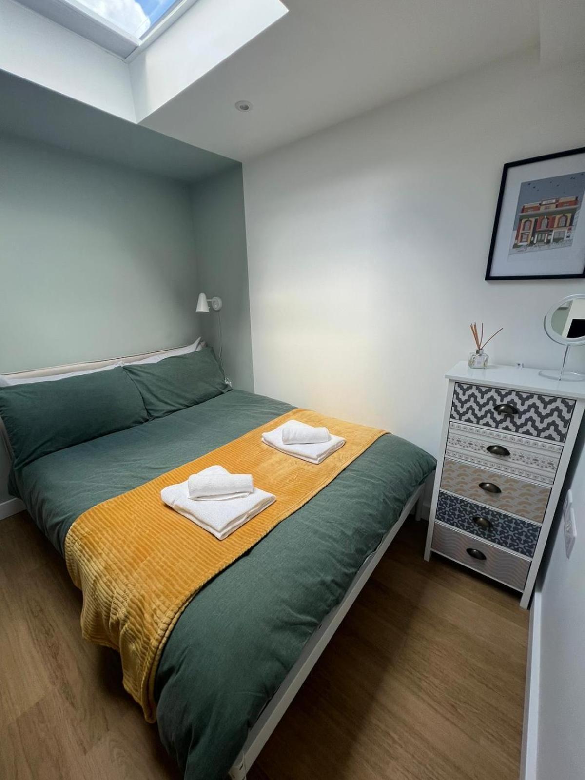 Central Ensuite Guest Unit With Ac And Free On-Street Parking Брайтонн Экстерьер фото