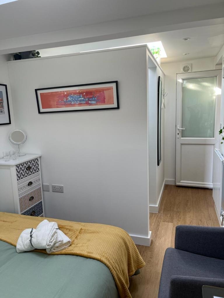 Central Ensuite Guest Unit With Ac And Free On-Street Parking Брайтонн Экстерьер фото